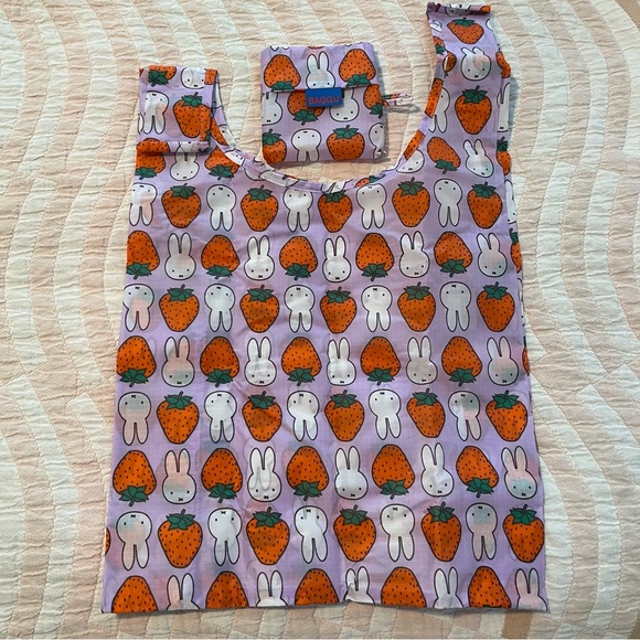 BAGGU Standard Reusable - Miffy Strawberry - Picture 2 of 5